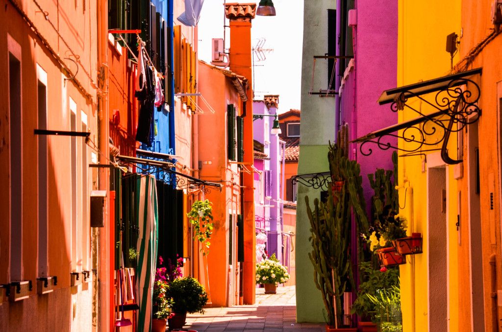 48 hours in venice, burano island, colorful houses, confused dasher, italy